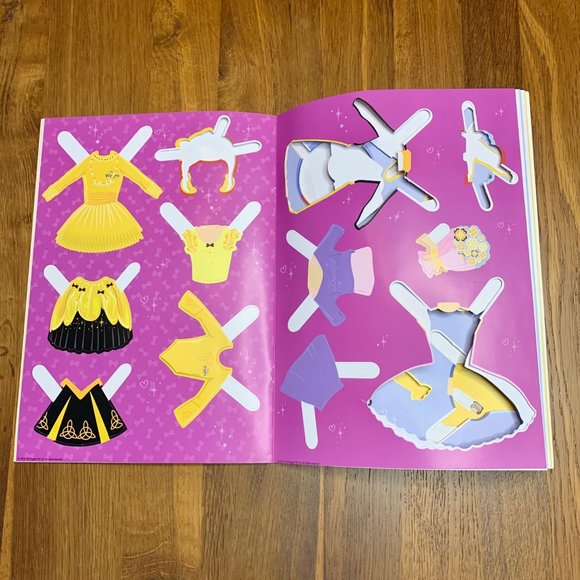 EMMA WIGGLE The Wiggles Dress Up Emma Paper Doll & Clothing Wardrobe Dressups - Picture 11 of 11